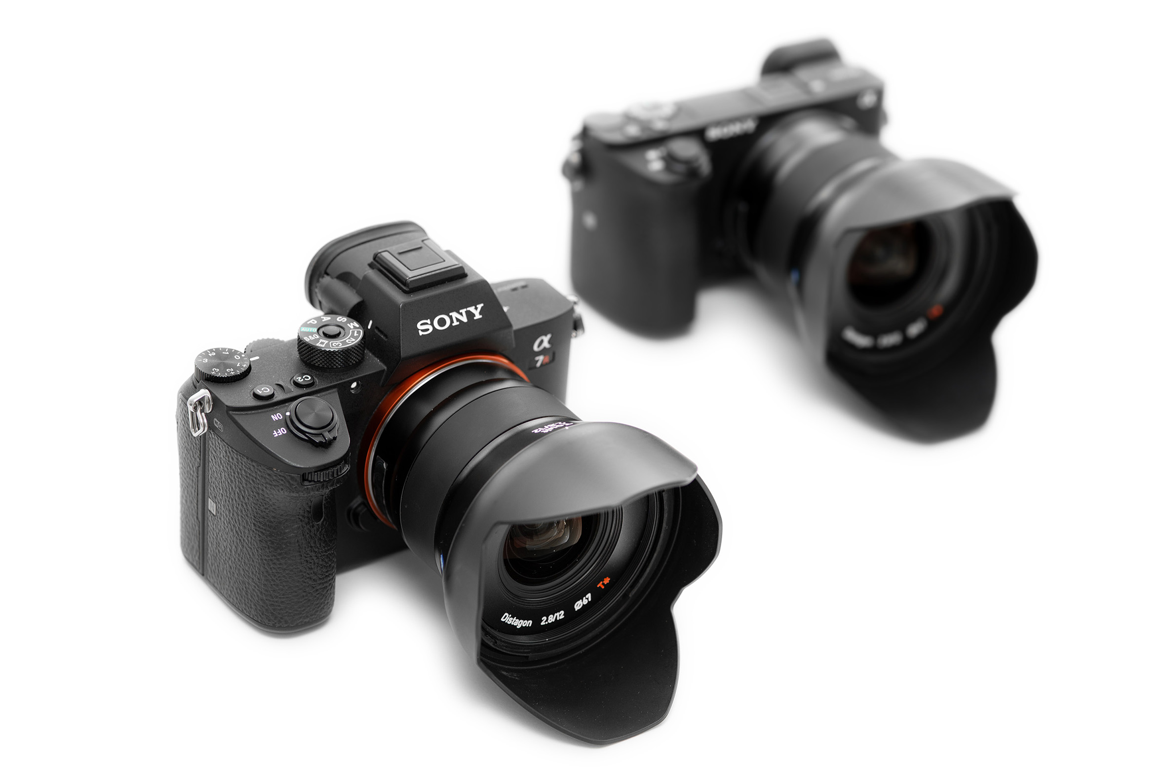 Can ZEISS Touit lenses also be used with Sony's mirrorless full