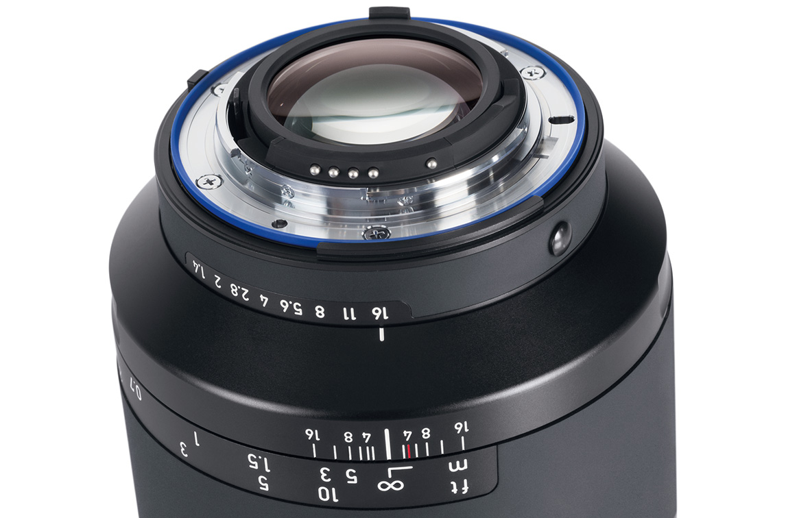 Auth Carl Zeiss Milvus 50Mm F2 M Zf.2 For Nikon F From Japan